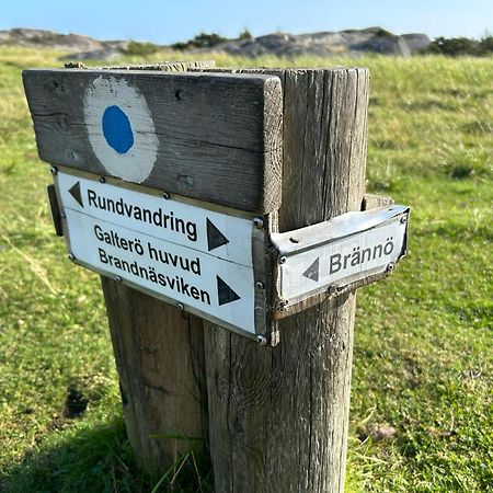 Mycket Trevlig Stuga Pa Braennoe Med Havsutsikt Branno Luaran gambar
