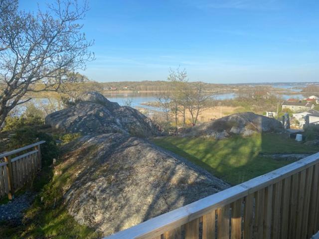 Mycket Trevlig Stuga Pa Braennoe Med Havsutsikt Branno Luaran gambar